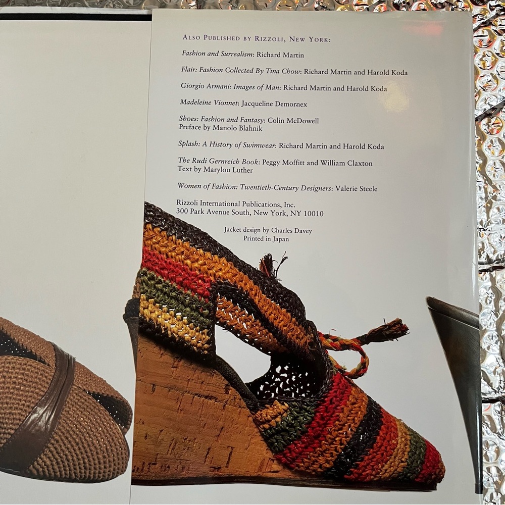 SALVATORE FERRAGAMO: THE ART OF THE SHOE (1898-1960) • RIZZOLI • 1992 HARDCOVER - Picture 16 of 16